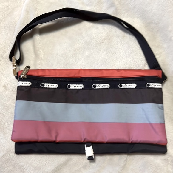 Lesportsac Handbags - LeSportsac Reversible Fanny Pack Crossbody Travel Tote Purse